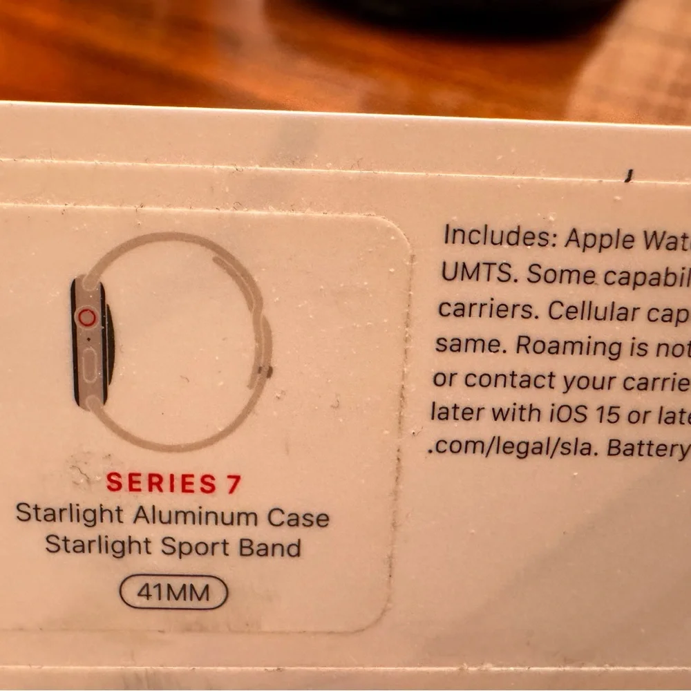 APPLE WATCH 41mm - series 7 - GPS + Cellular. PLUS 3 watch bands AND charger.